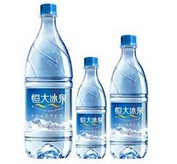 全自動液體灌裝機(jī)灌裝效果